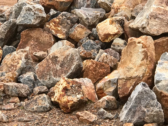  Quartzite Rock